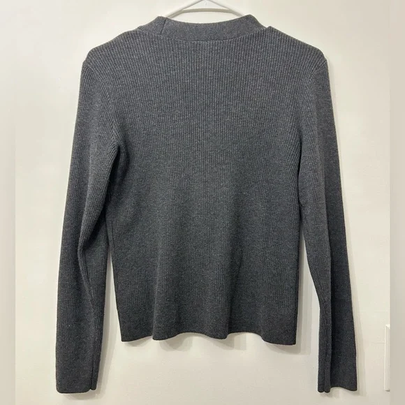 Uniqlo dark grey v-neck cardigan, size XS - Picture 4 of 5